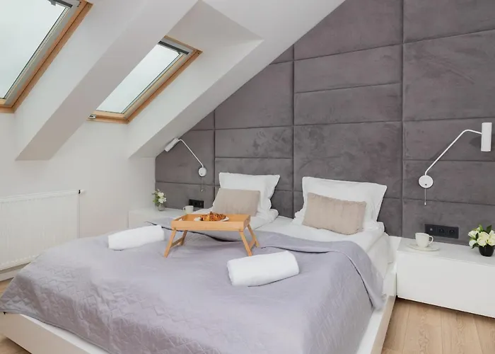 公寓 Charming Old Town Escape By Renters