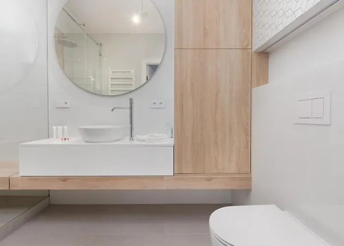 Charming Old Town Escape By Renters 公寓 *